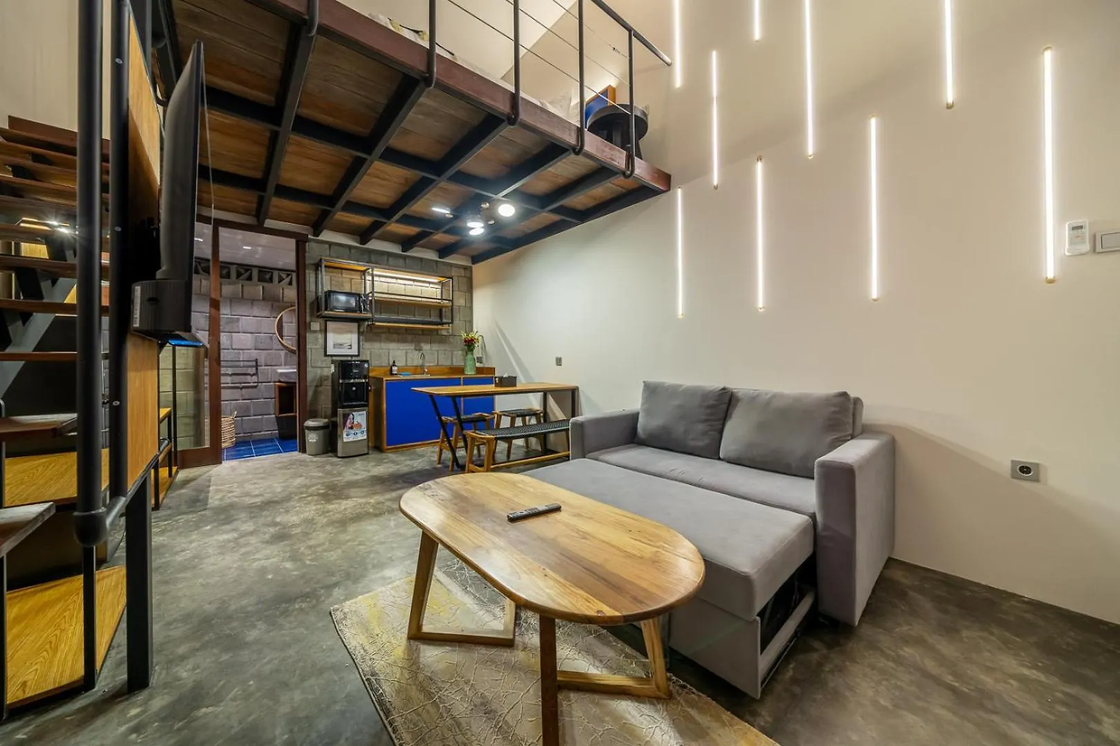First 5 Loft Lägenhet Seminyak