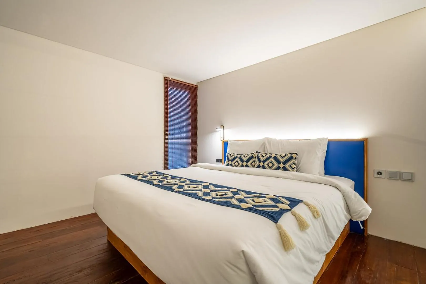 First 5 Loft Lägenhet Seminyak