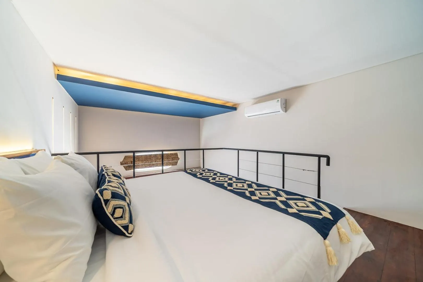 First 5 Loft Lägenhet Seminyak